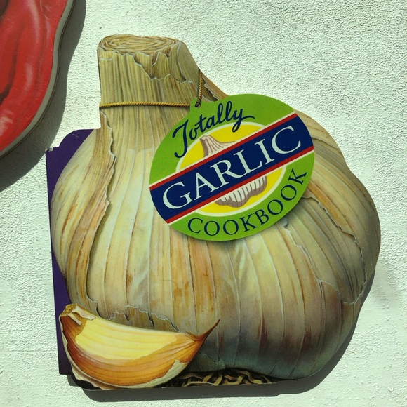 2 cookbooks - Totally Garlic Cookbook & Totally Chile Pepper Cookbook 5” x 5-6” - Picture 3 of 16